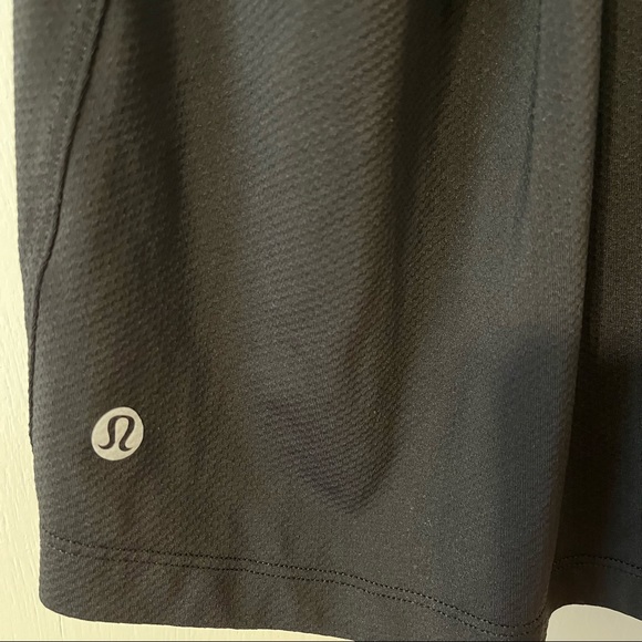 Lululemon Essential Tank Train - Black - Size 6 - Picture 6 of 6